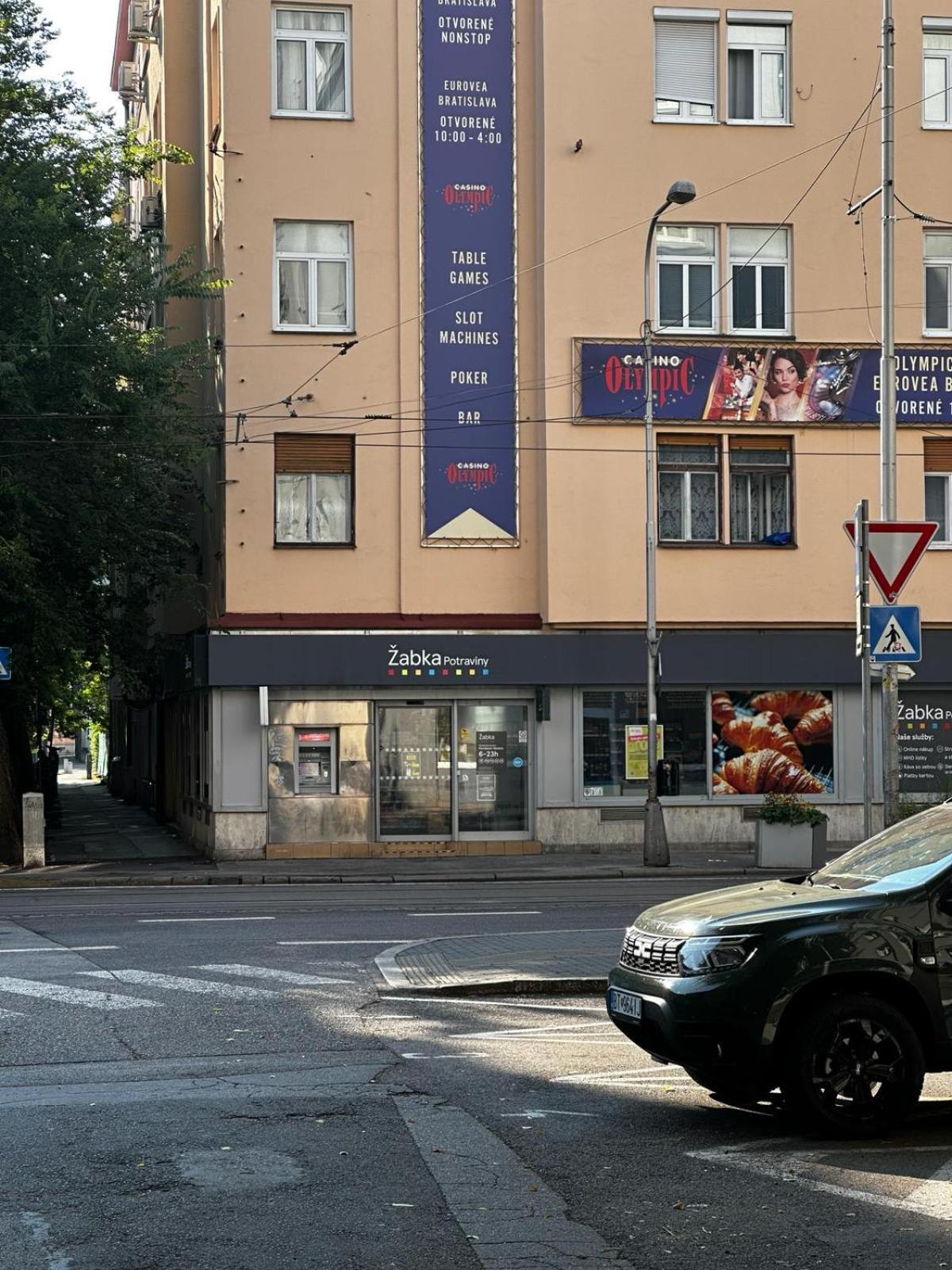 Urban Zenhouse No.2 - Breakfast Included Lägenhet Bratislava Exteriör bild