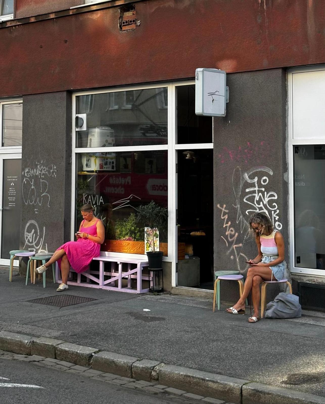 Urban Zenhouse No.2 - Breakfast Included Lägenhet Bratislava Exteriör bild