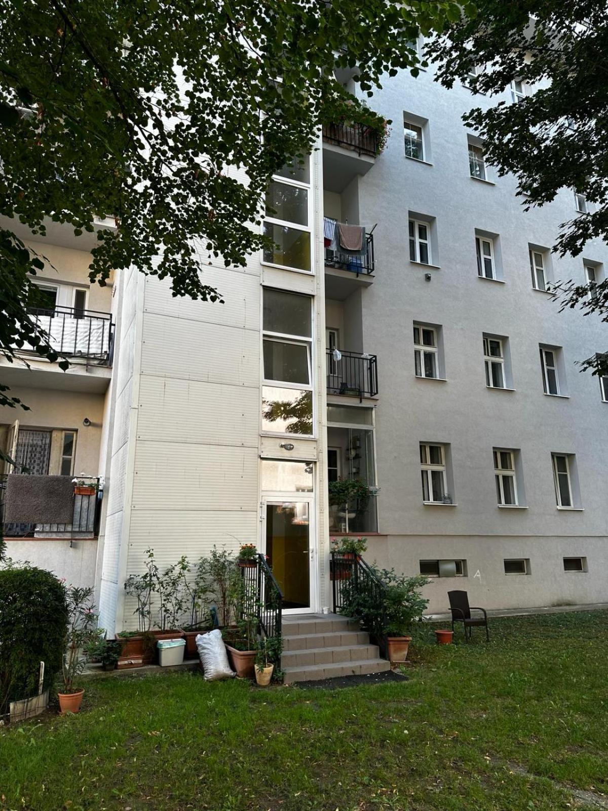 Urban Zenhouse No.2 - Breakfast Included Lägenhet Bratislava Exteriör bild
